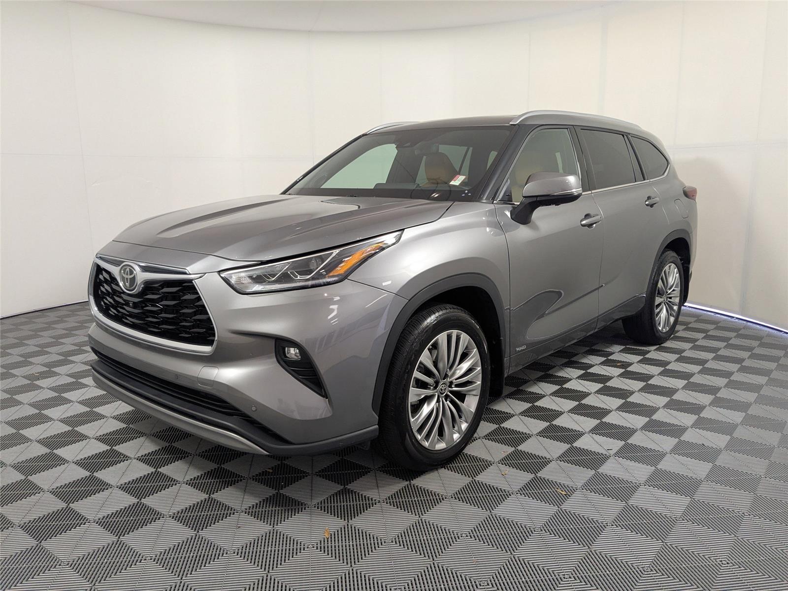 2025 Toyota Highlander Hybrid Platinum AWD