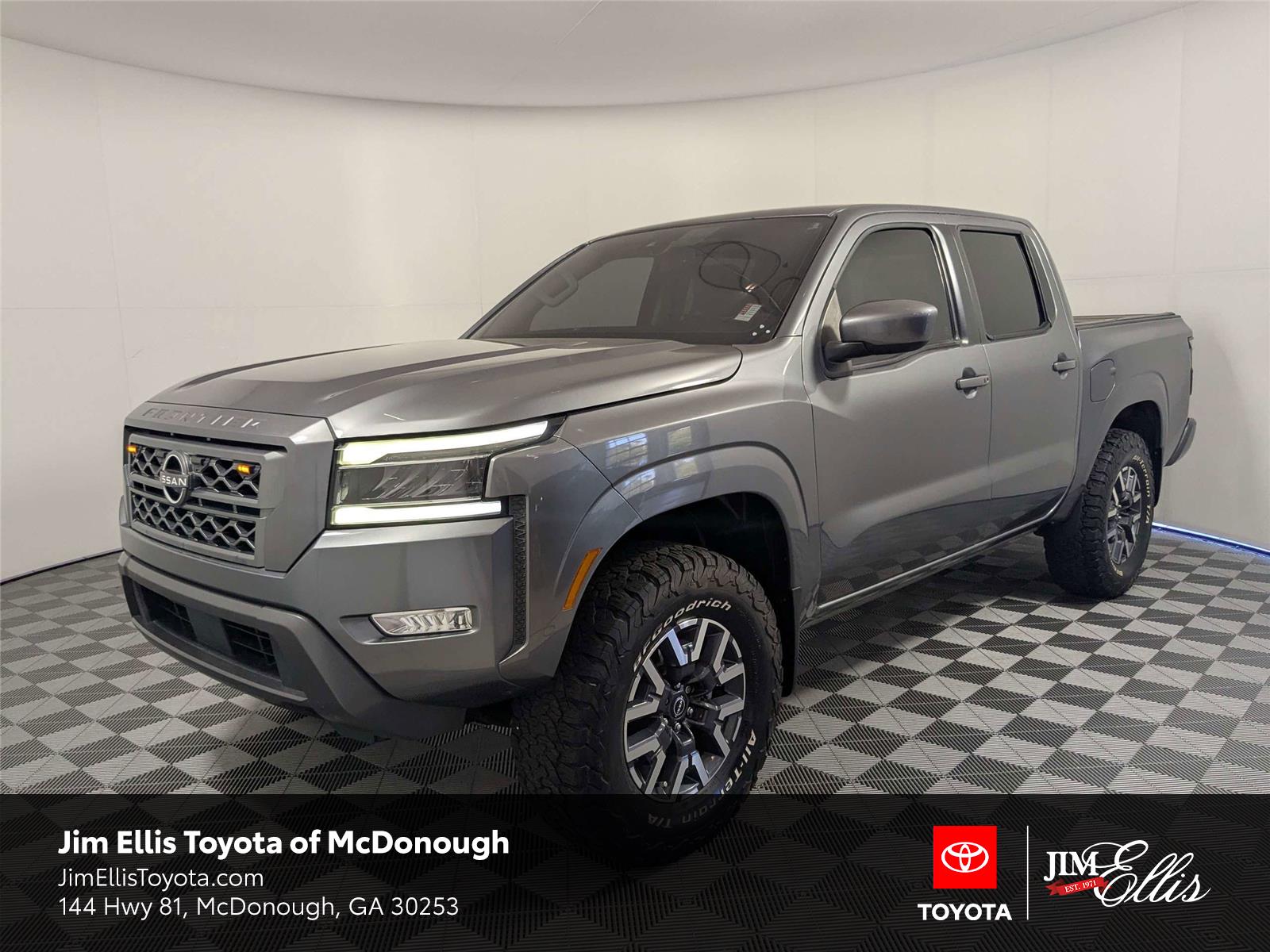 Gray (Gun Metallic) 2022 Nissan Frontier SV Crew Cab RWD Pickup Truck 4X2 Automatic