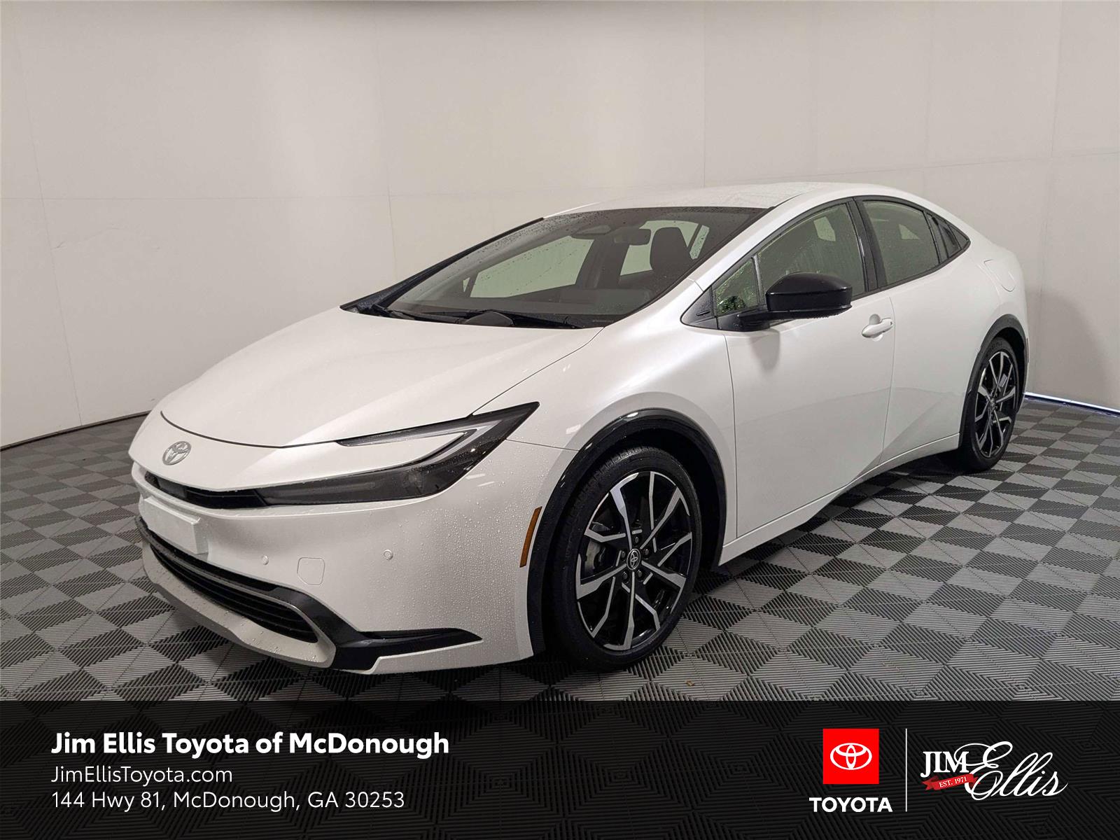White (Wind Chill Pearl) 2025 Toyota Prius Plug-In Hybrid XSE FWD Hatchback Front-Wheel Drive Continuously Variable Transmission