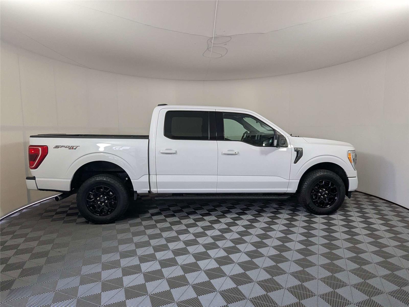 View vehicle photo 4