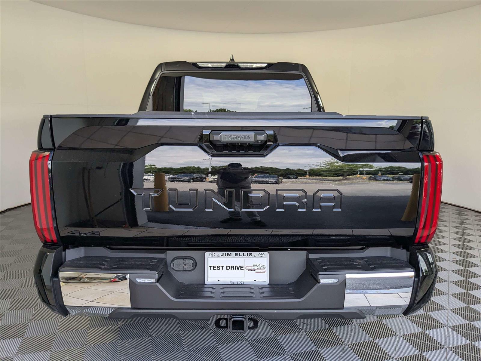 View vehicle photo 6