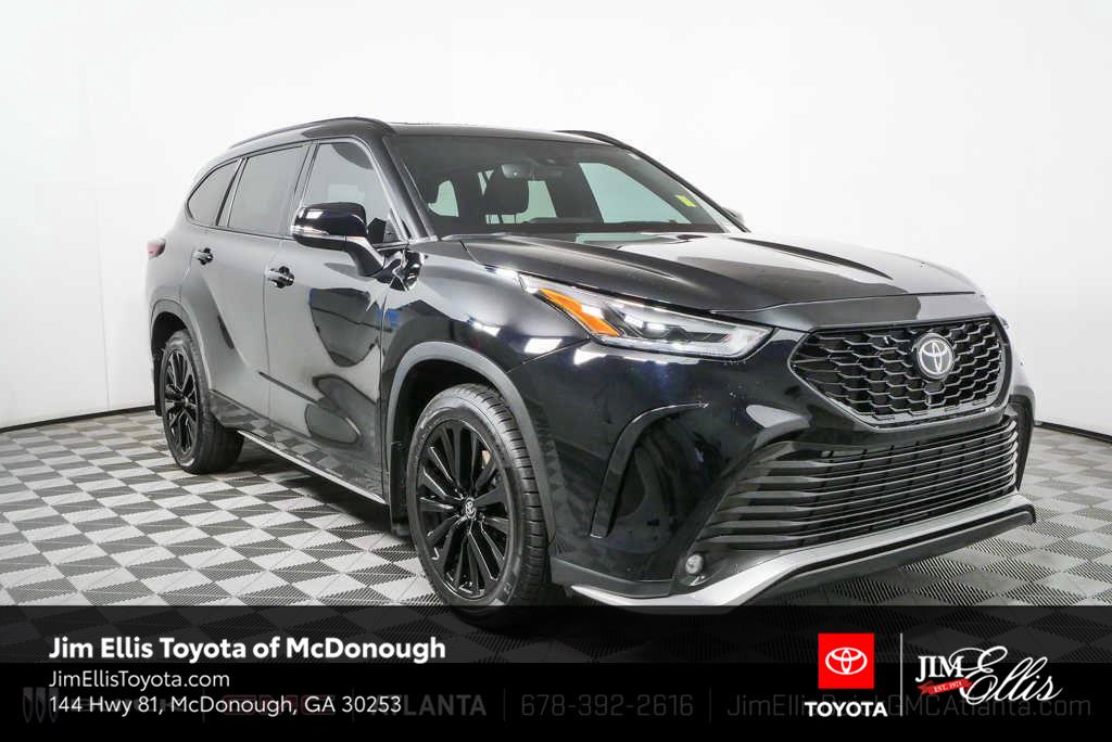 Midnight Black Metallic 2024 Toyota Highlander SUV / Crossover Front-Wheel Drive 8-Speed Automatic