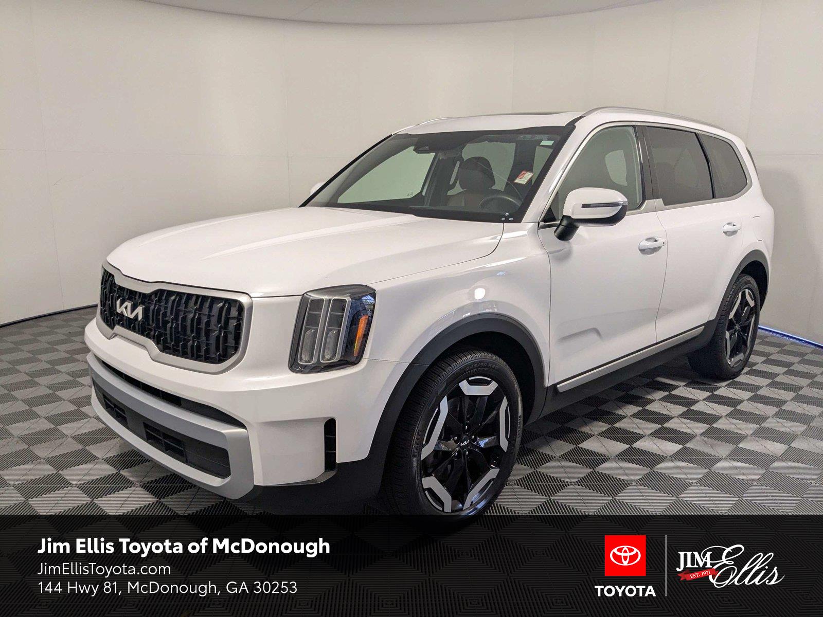 Glacial White Pearl 2023 Kia Telluride SUV / Crossover Front-Wheel Drive 8-Speed Automatic