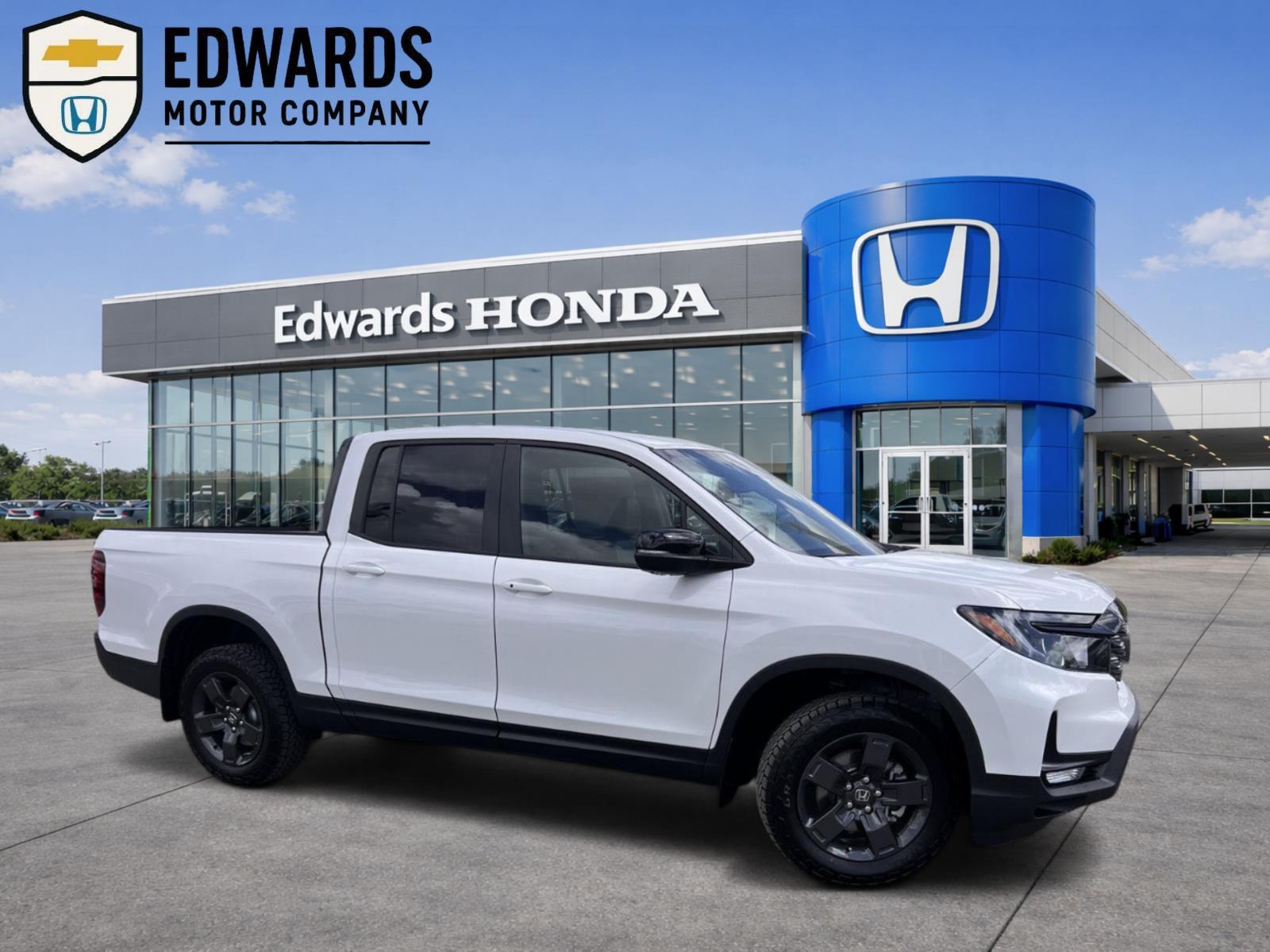 Platinum White Pearl 2026 Honda Ridgeline TrailSport AWD Pickup Truck All-Wheel Drive Automatic