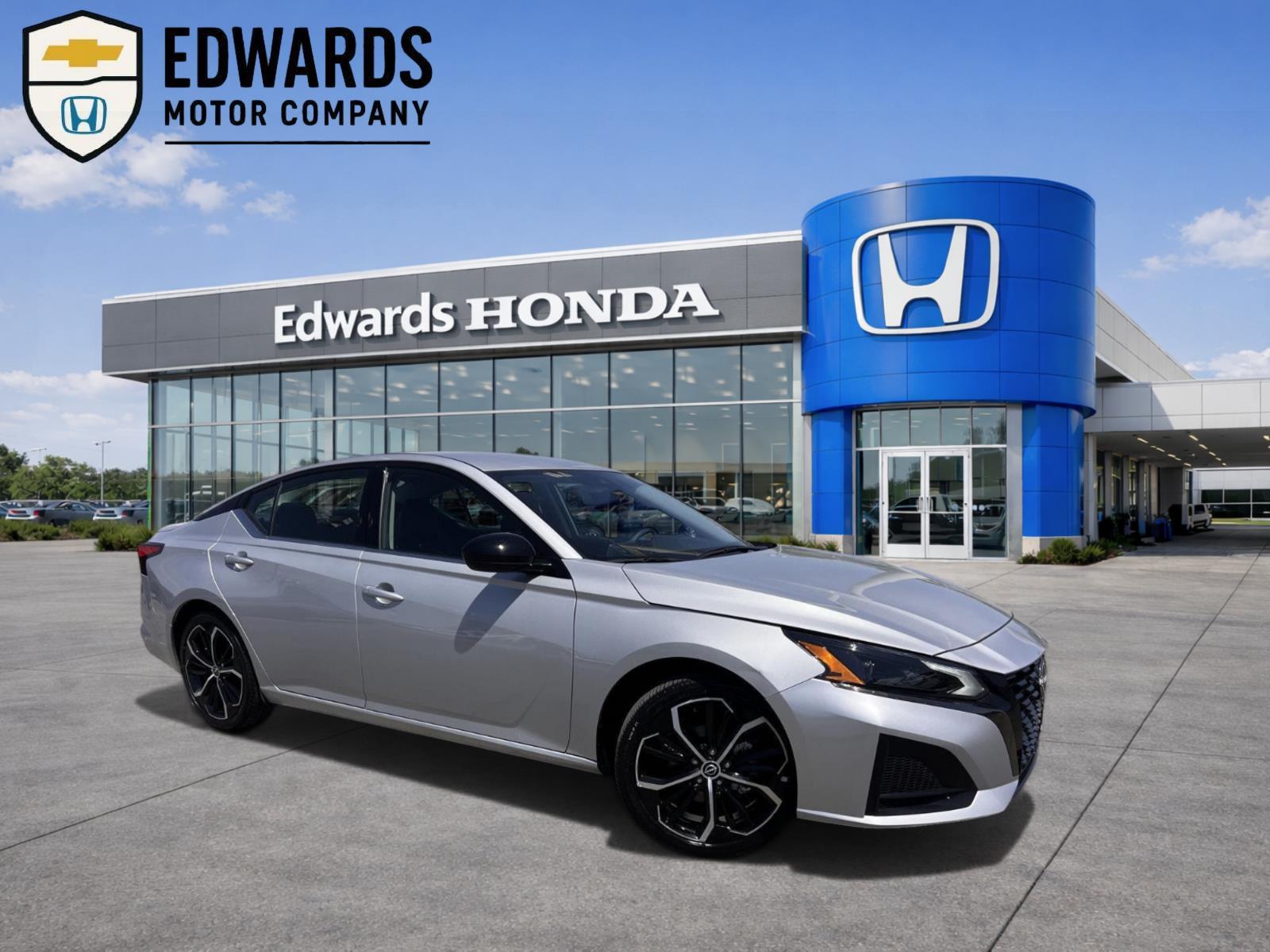 Brilliant Silver Metallic 2025 Nissan Altima 2.5 SR FWD Sedan Front-Wheel Drive Continuously Variable Transmission