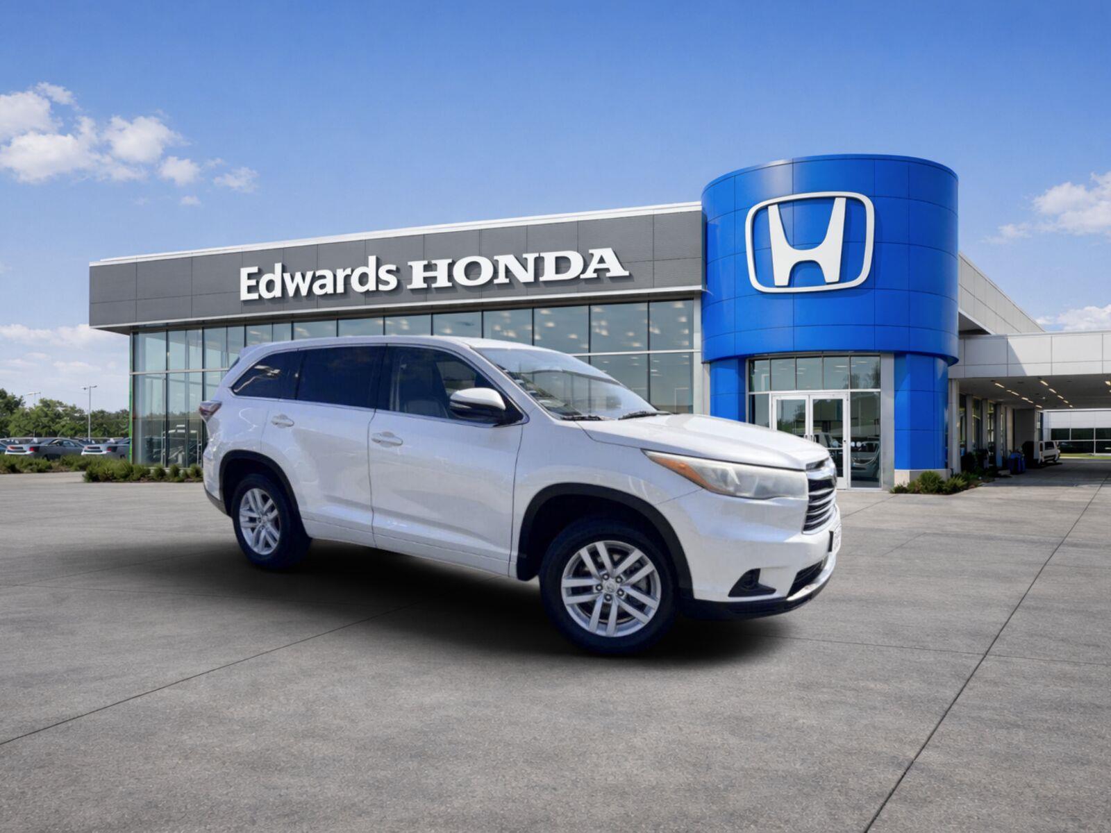 White (Blizzard Pearl) 2015 Toyota Highlander SUV / Crossover Front-Wheel Drive Automatic