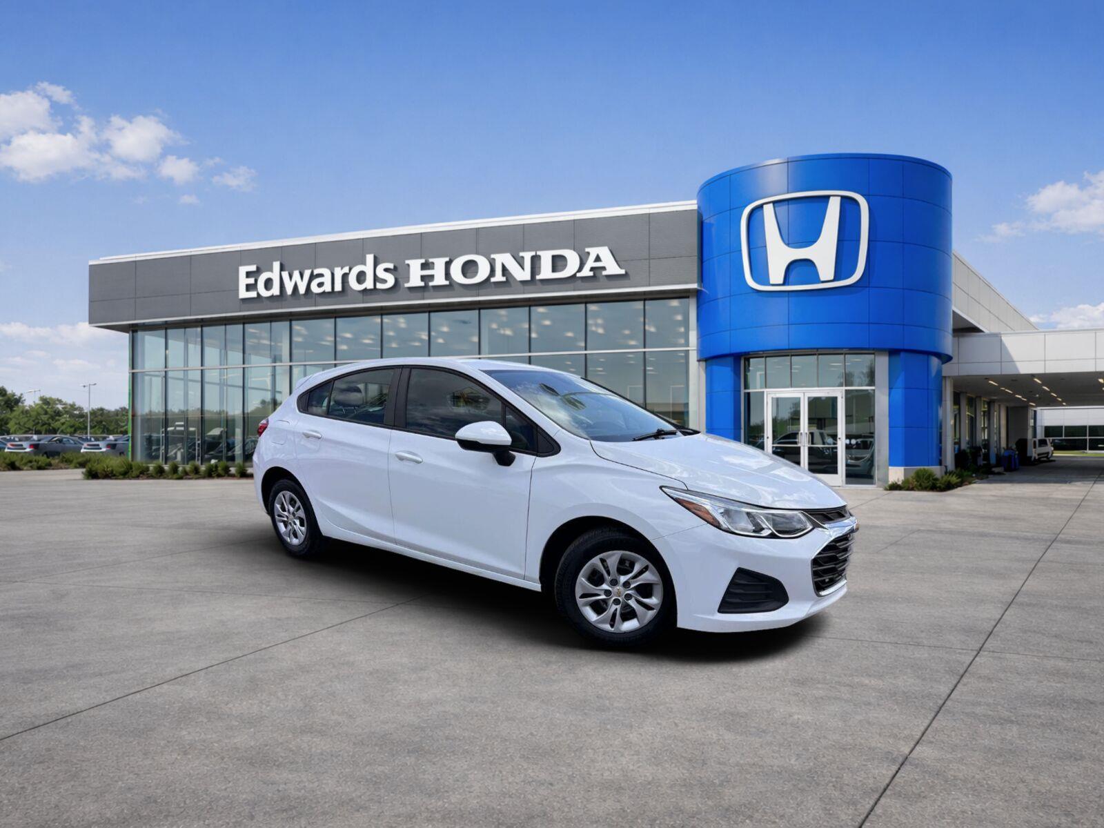 Summit White 2019 Chevrolet Cruze Hatchback Front-Wheel Drive 6-Speed Automatic