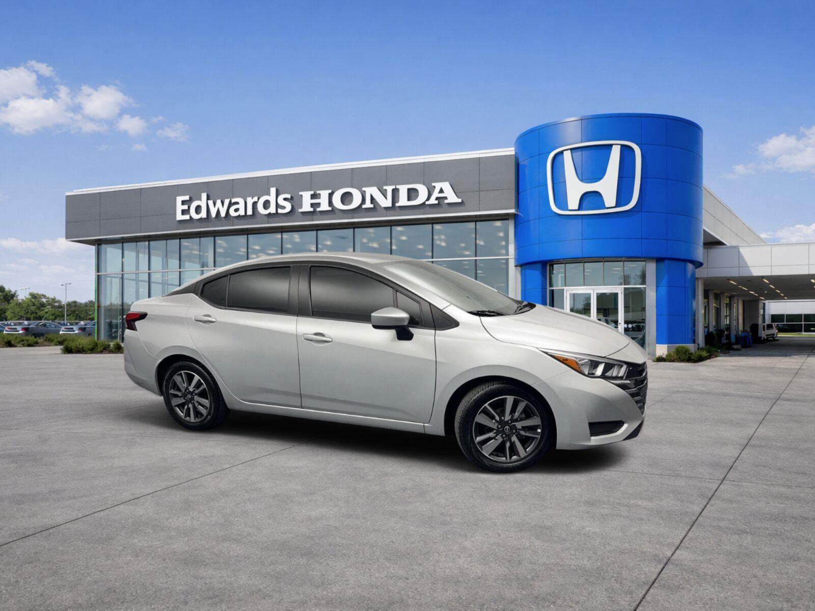 Brilliant Silver Metallic 2023 Nissan Versa Sedan Front-Wheel Drive Continuously Variable Transmission