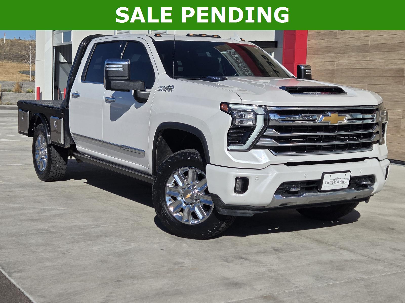 White (Iridescent Pearl Tricoat) 2024 Chevrolet Silverado 3500HD High Country Crew Cab 4WD Pickup Truck Four-Wheel Drive Automatic