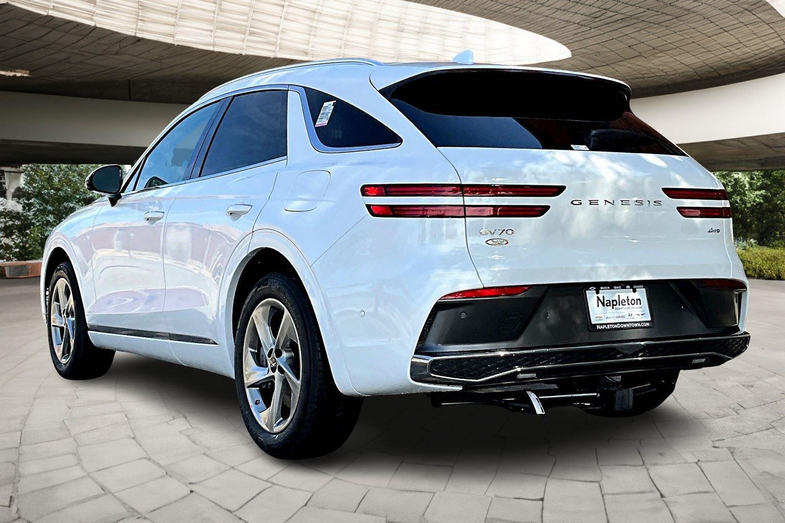 2026 Genesis GV70 2.5T Advanced photo 3