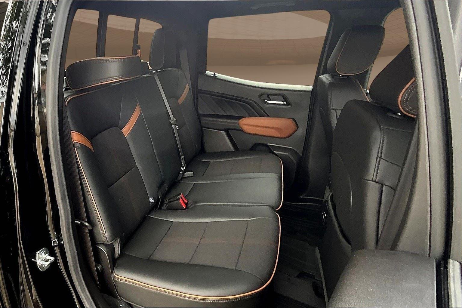 2025 Gmc Canyon AT4 photo 9