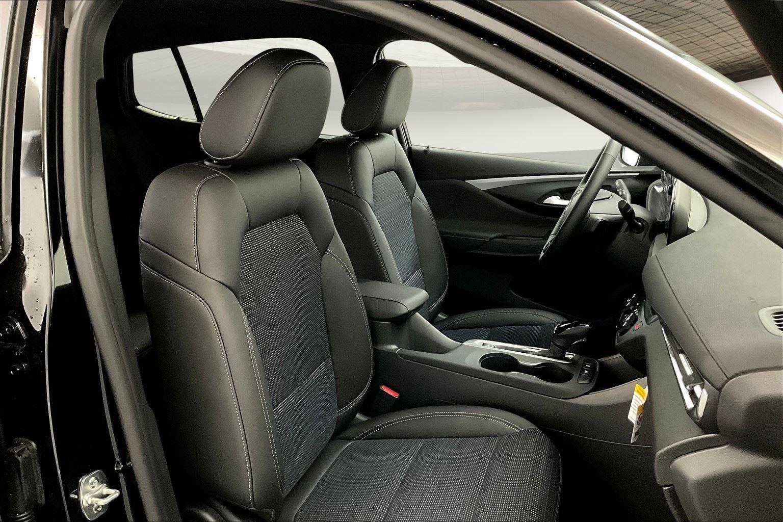 2025 Buick Envista Preferred photo 8
