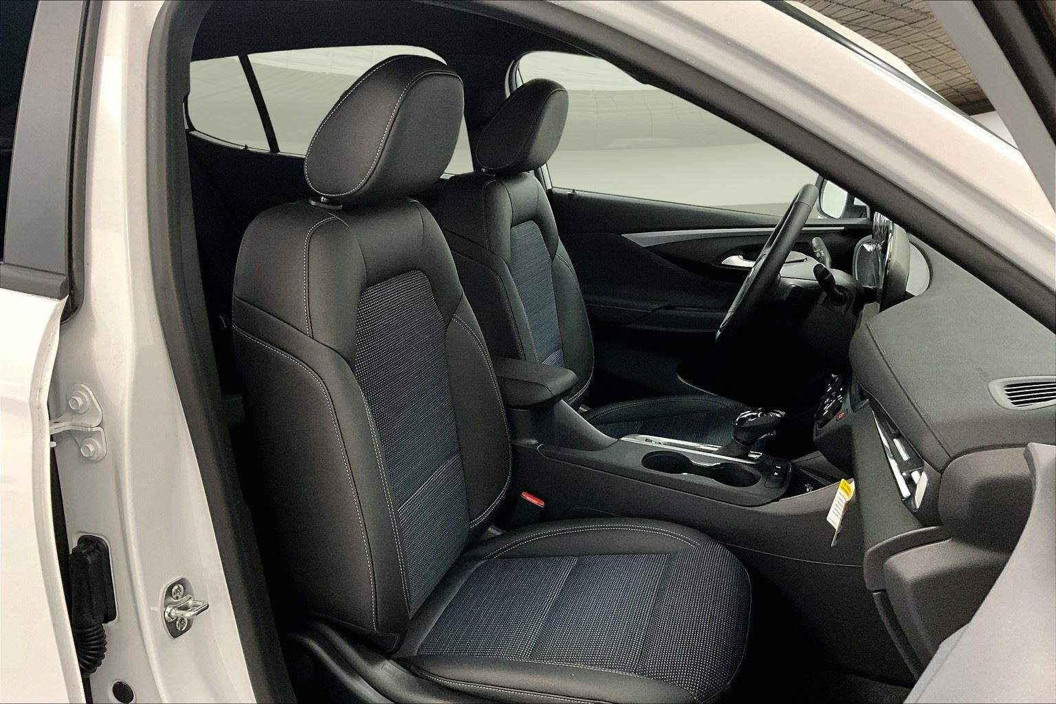 2025 Buick Envista Preferred photo 8