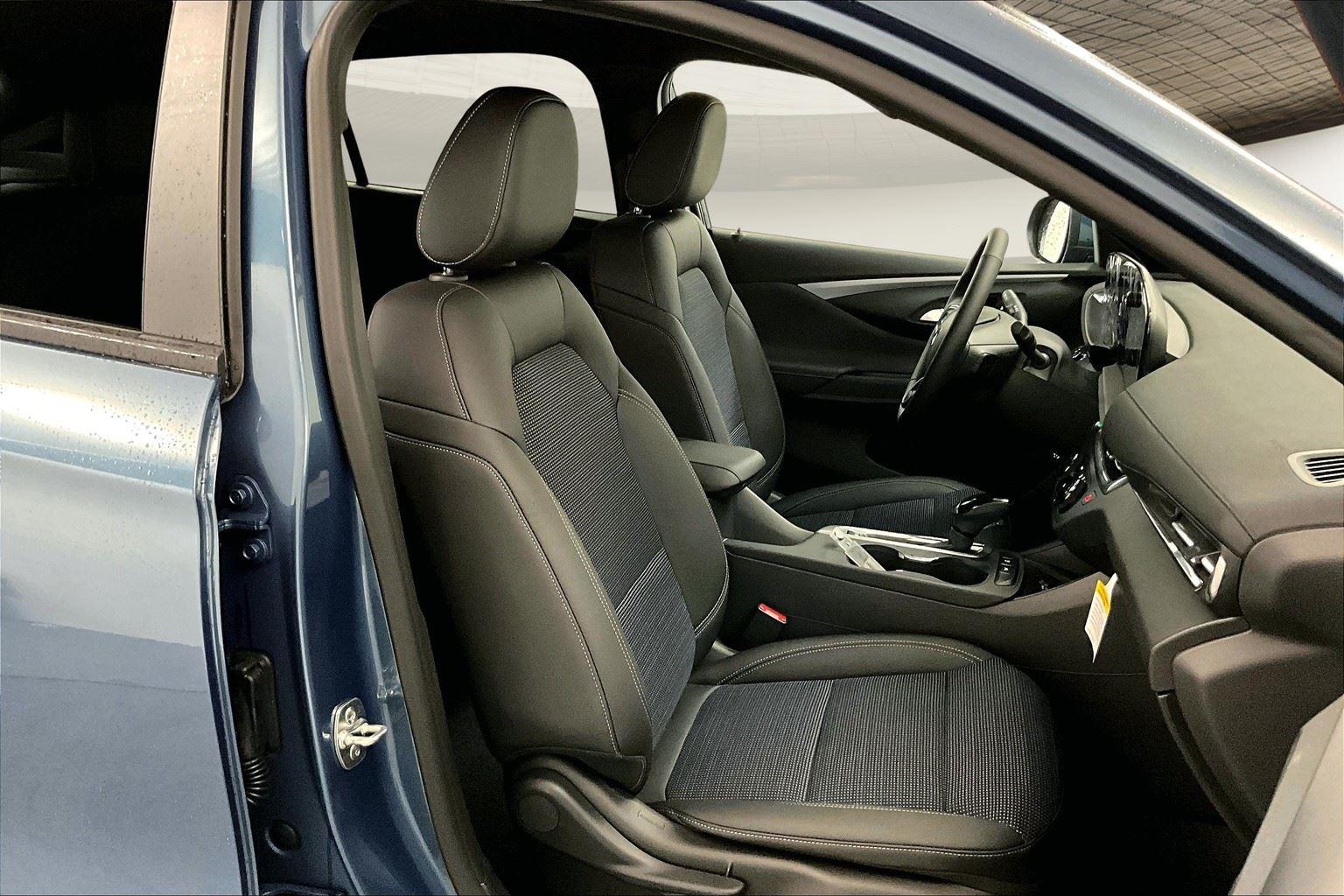 2025 Buick Envista Preferred photo 8
