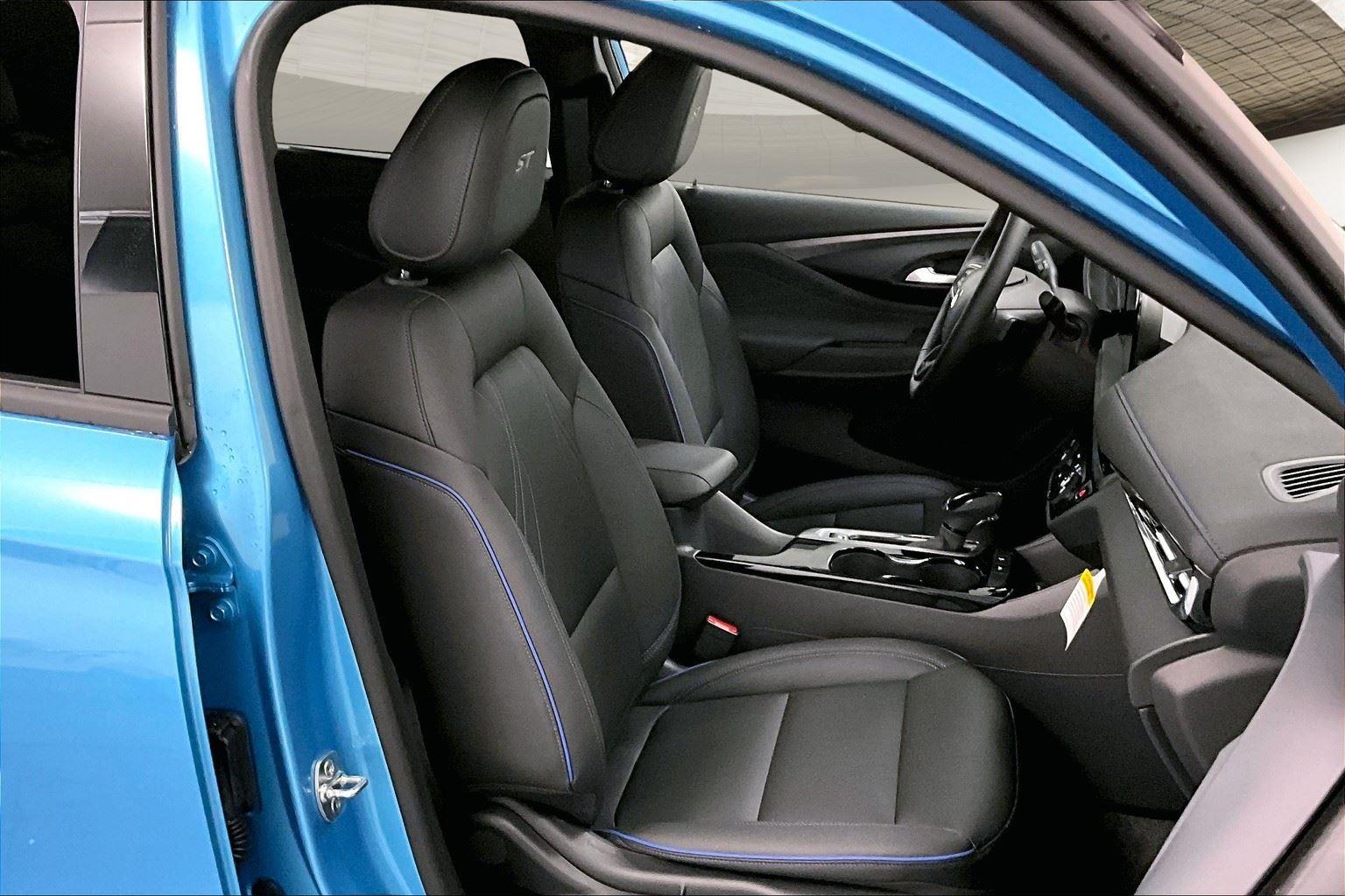 2025 Buick Envista ST photo 8