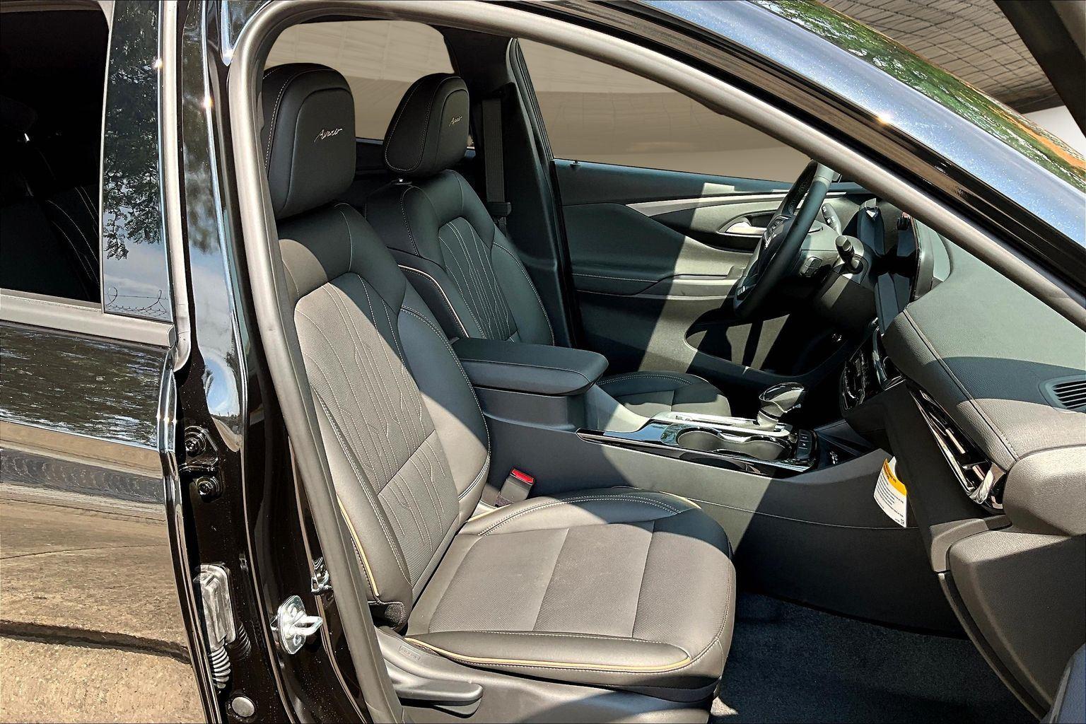 2025 Buick Envista Avenir photo 8