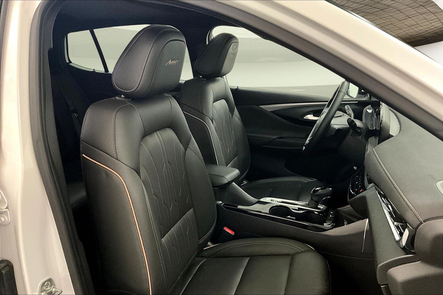 2025 Buick Envista Avenir photo 8