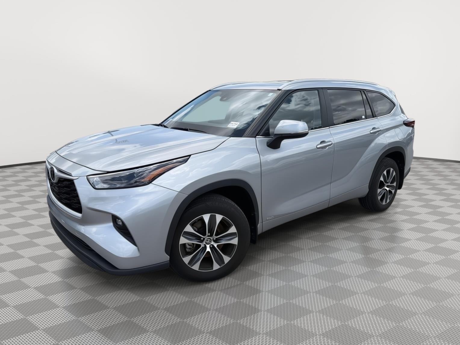Celestial Silver Metallic 2025 Toyota Highlander Hybrid SUV / Crossover All-Wheel Drive Continuously Variable Transmission