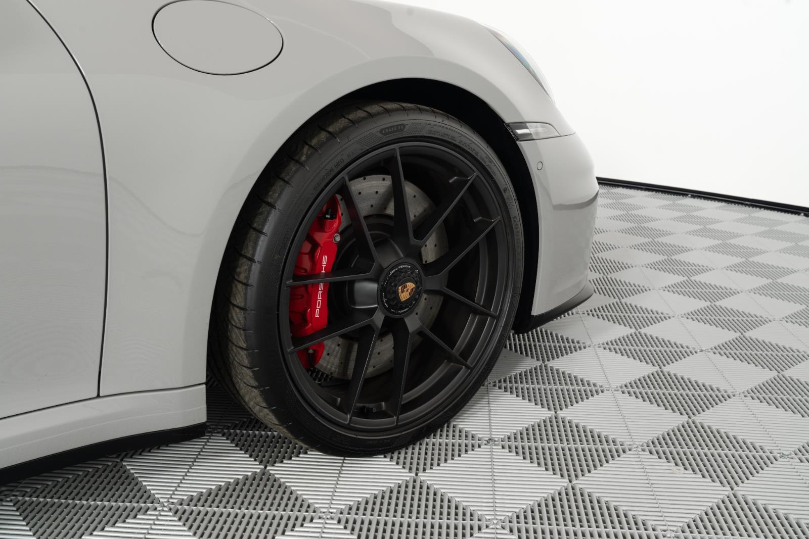 2025 Porsche 911 GTS - Photo 19