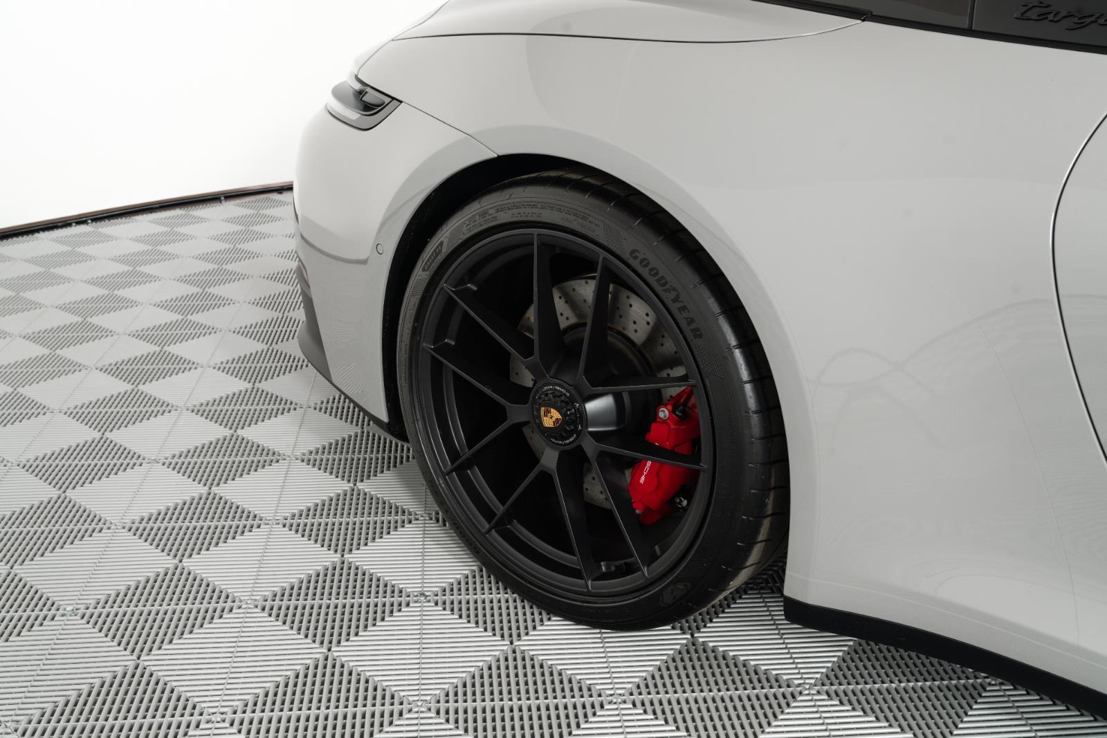 2025 Porsche 911 GTS - Photo 20
