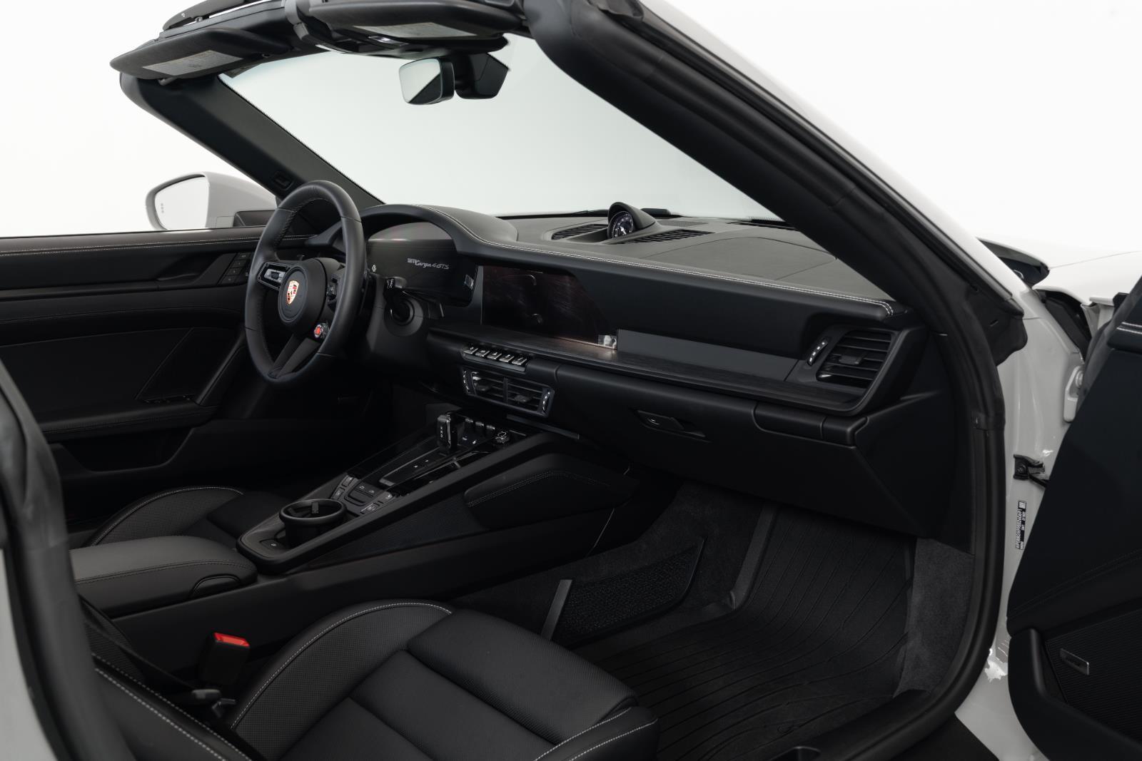 2025 Porsche 911 GTS - Photo 9