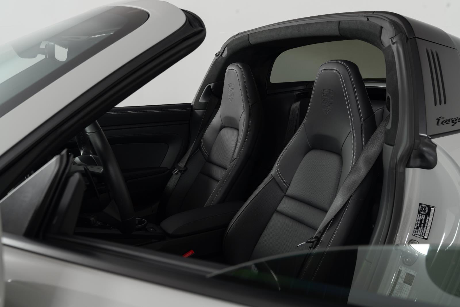 2025 Porsche 911 GTS - Photo 6
