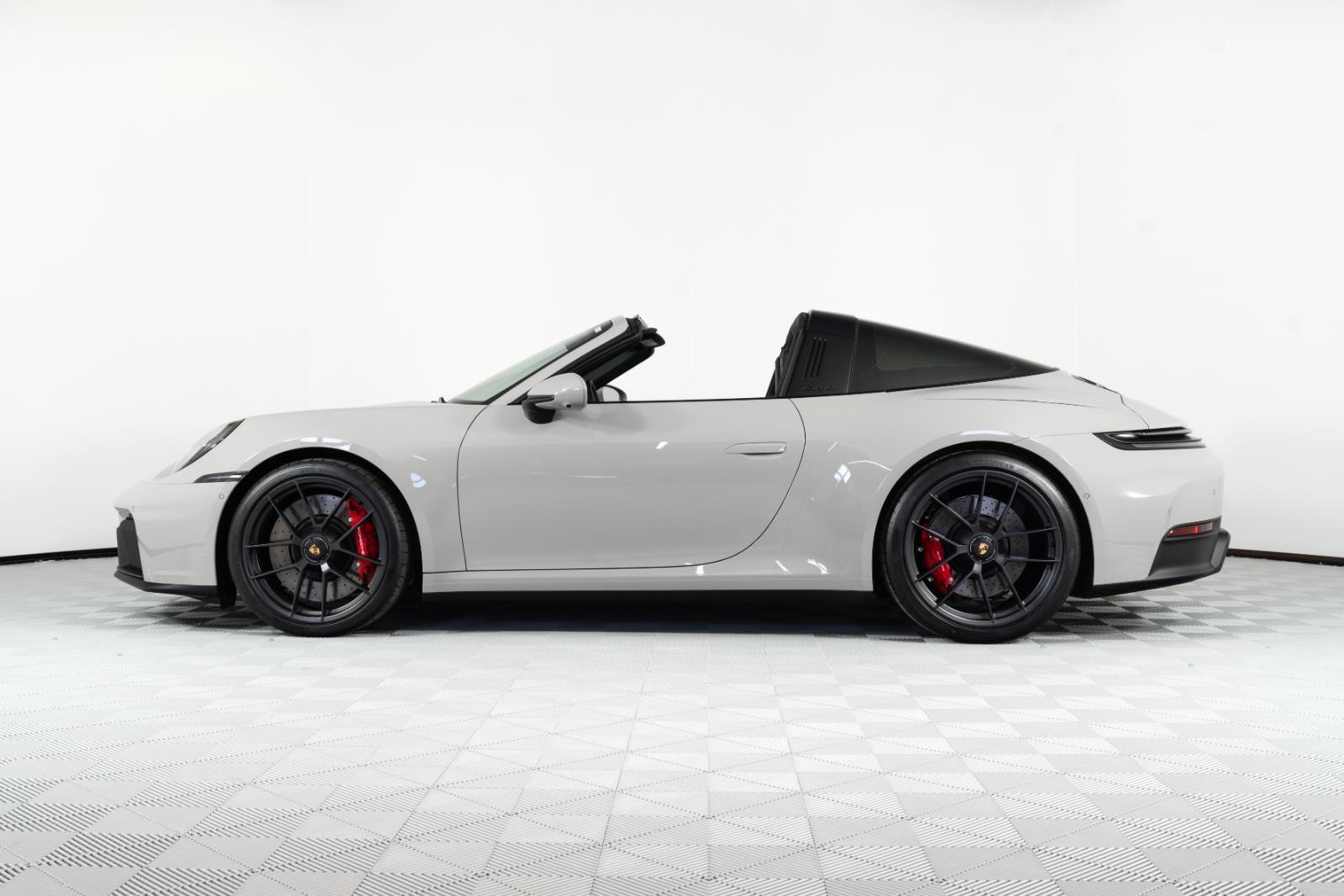 2025 Porsche 911 GTS - Photo 15
