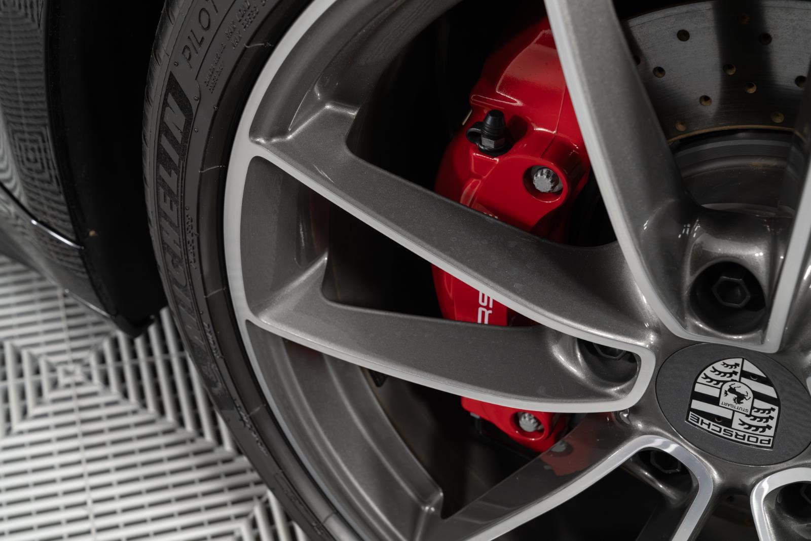 2024 Porsche 911 - Photo 13