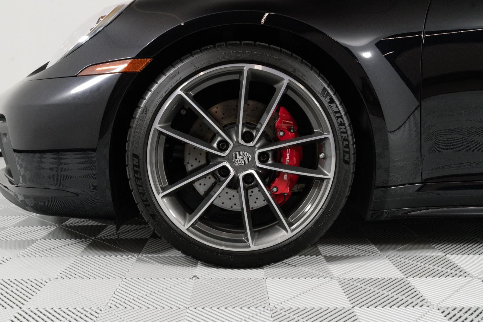 2024 Porsche 911 - Photo 16