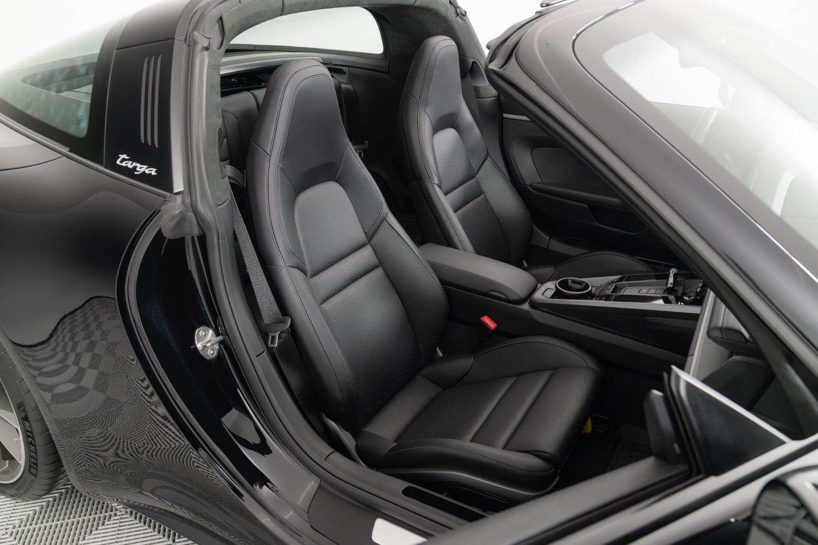 2024 Porsche 911 - Photo 9