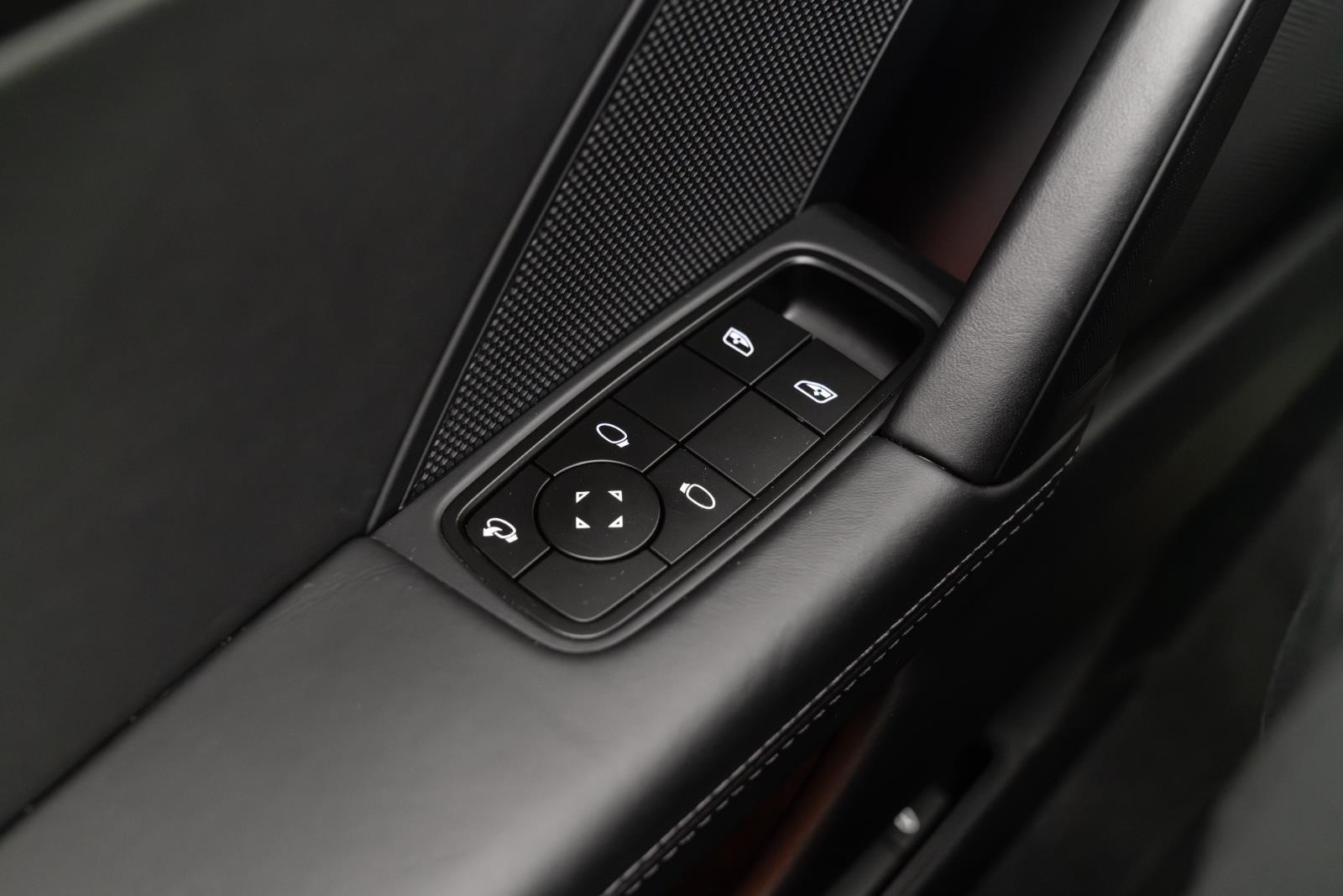 2024 Porsche 911 - Photo 24