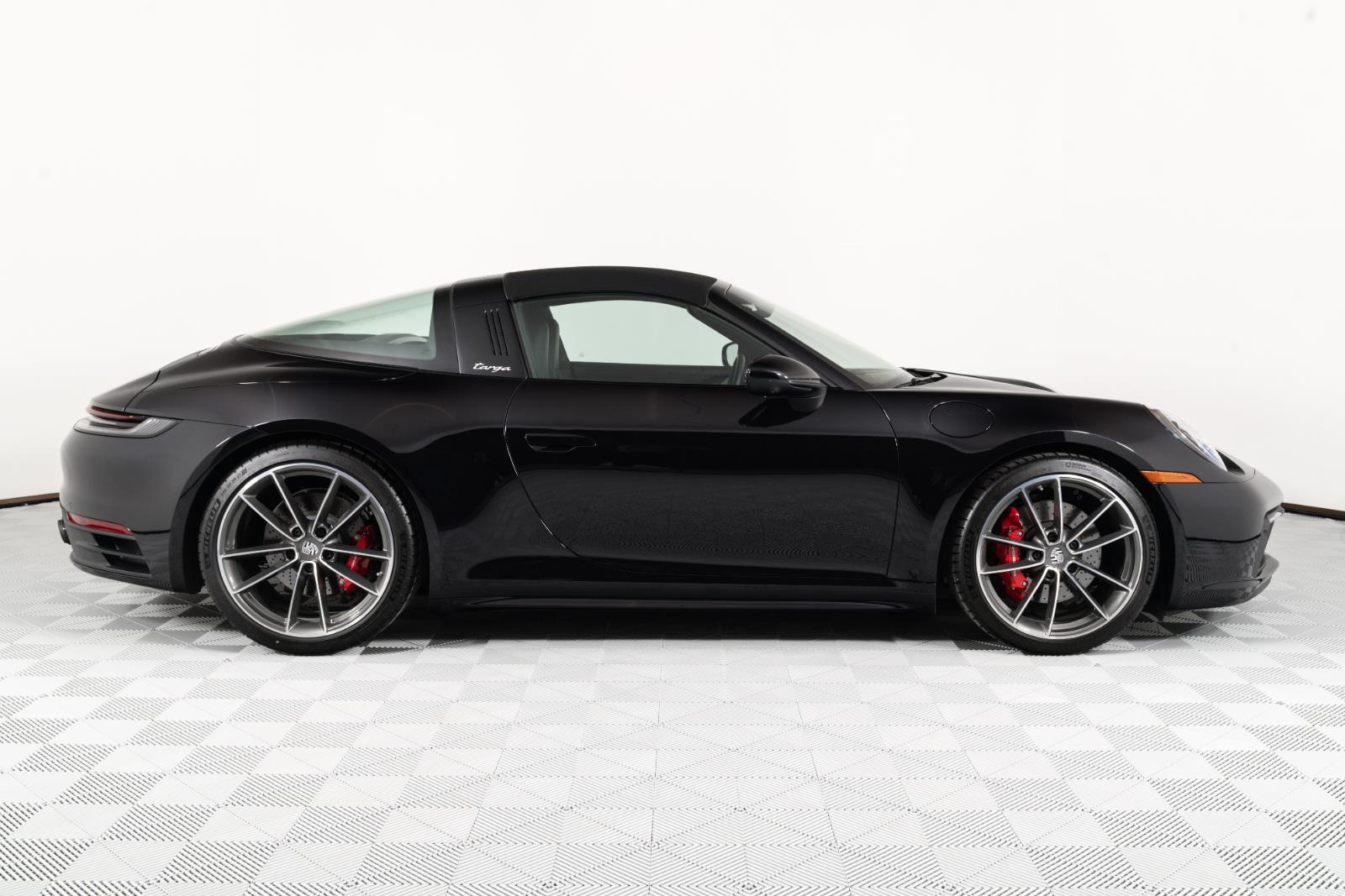 2024 Porsche 911 - Photo 18
