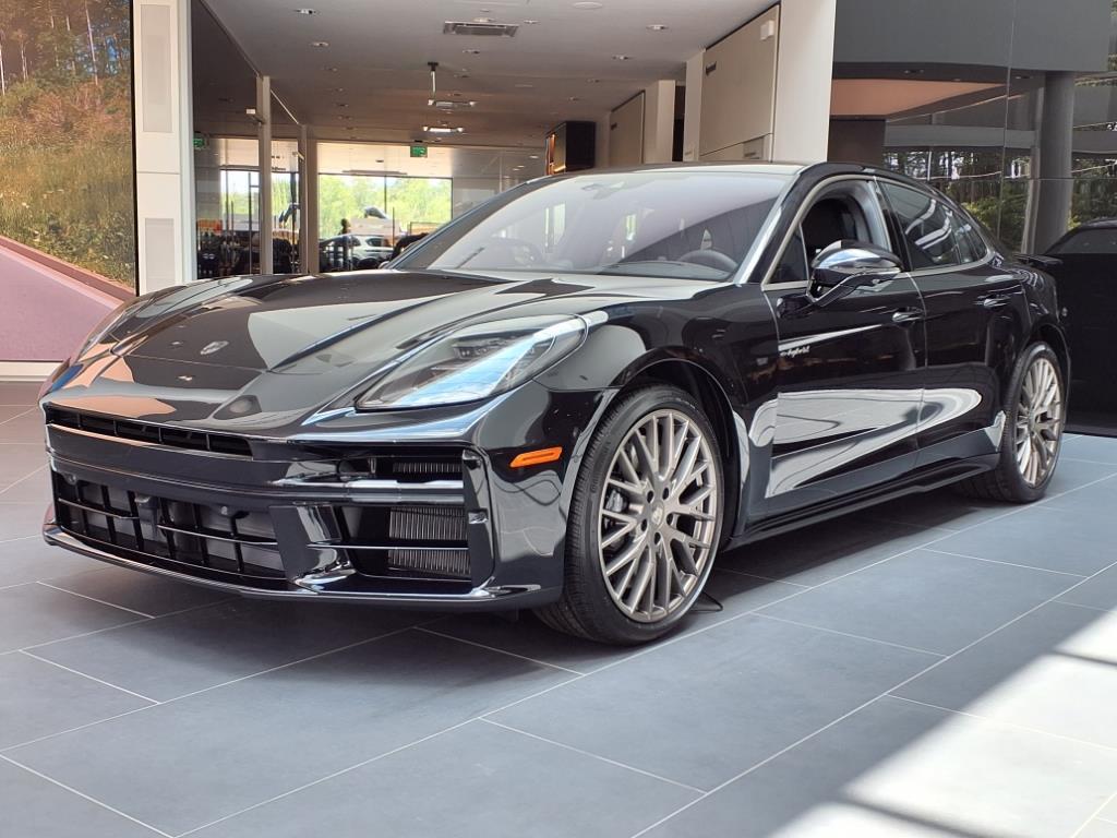 2025 Porsche Panamera 4 AWD