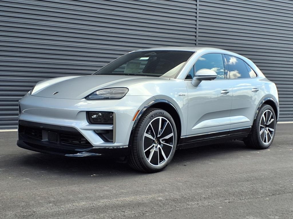 2025 Porsche Macan AWD