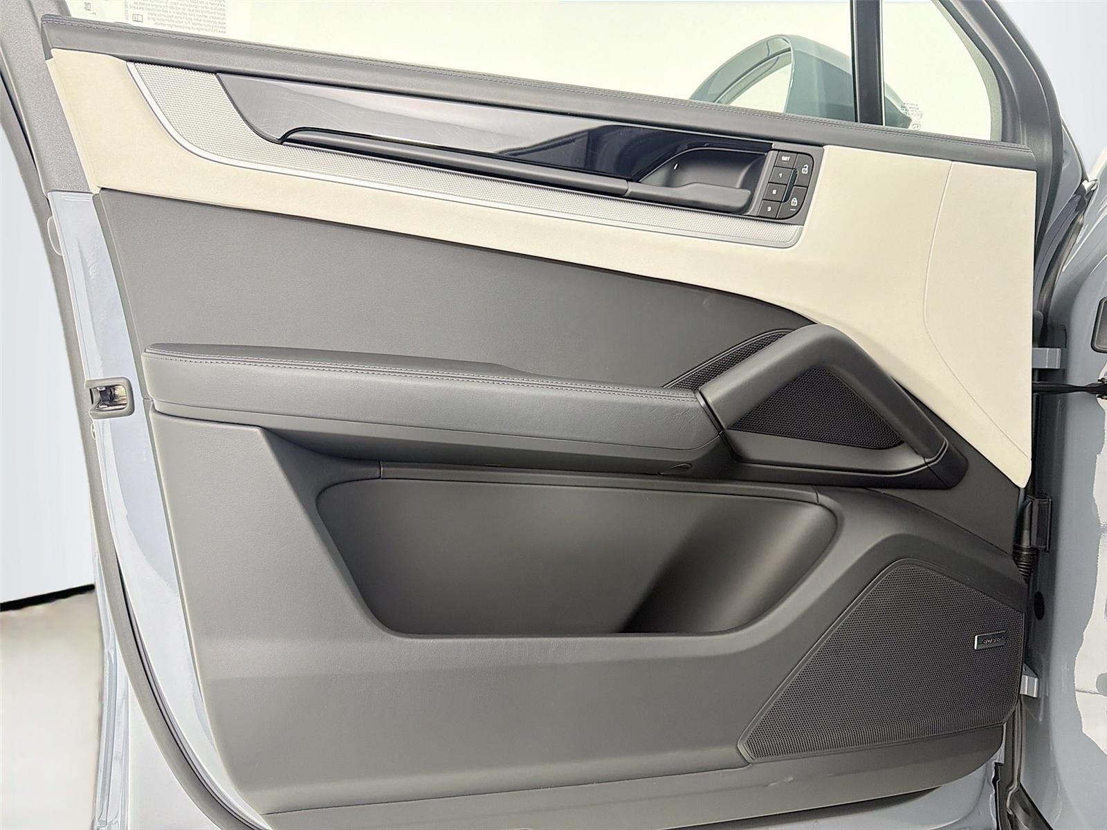 New 2026 Arctic Grey Porsche E-Hybrid Coupe image 6