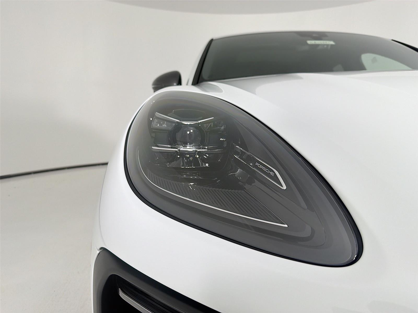 New 2026 White Porsche T image 31