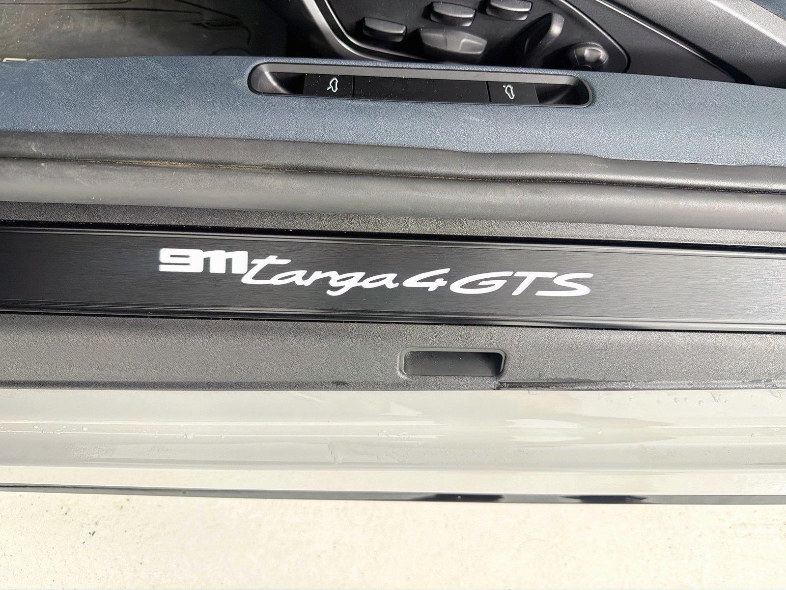 Used 2022 Chalk Porsche 4S image 13