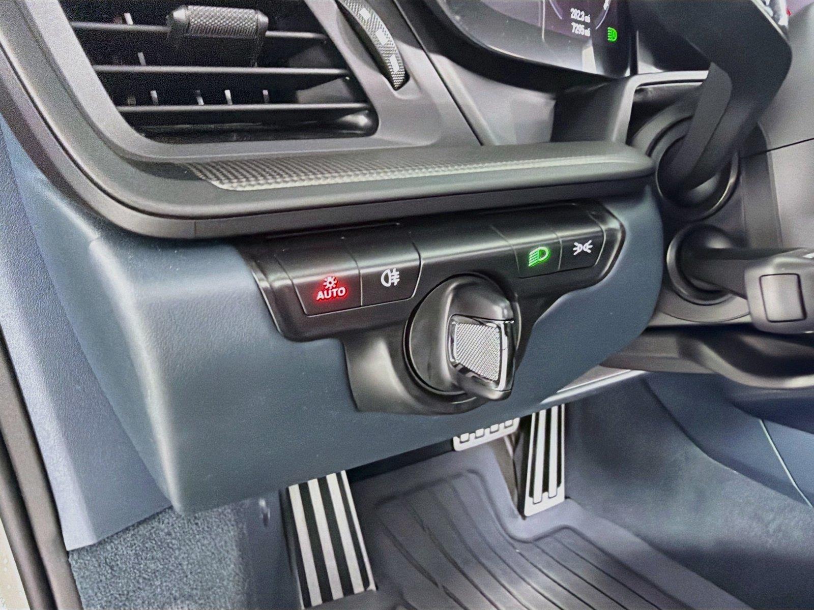 Used 2022 Chalk Porsche 4S image 14
