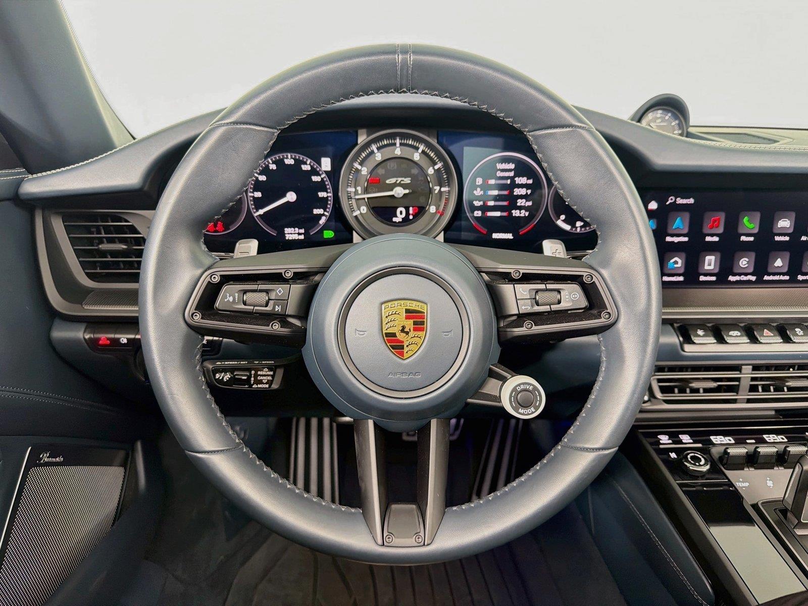 Used 2022 Chalk Porsche 4S image 15