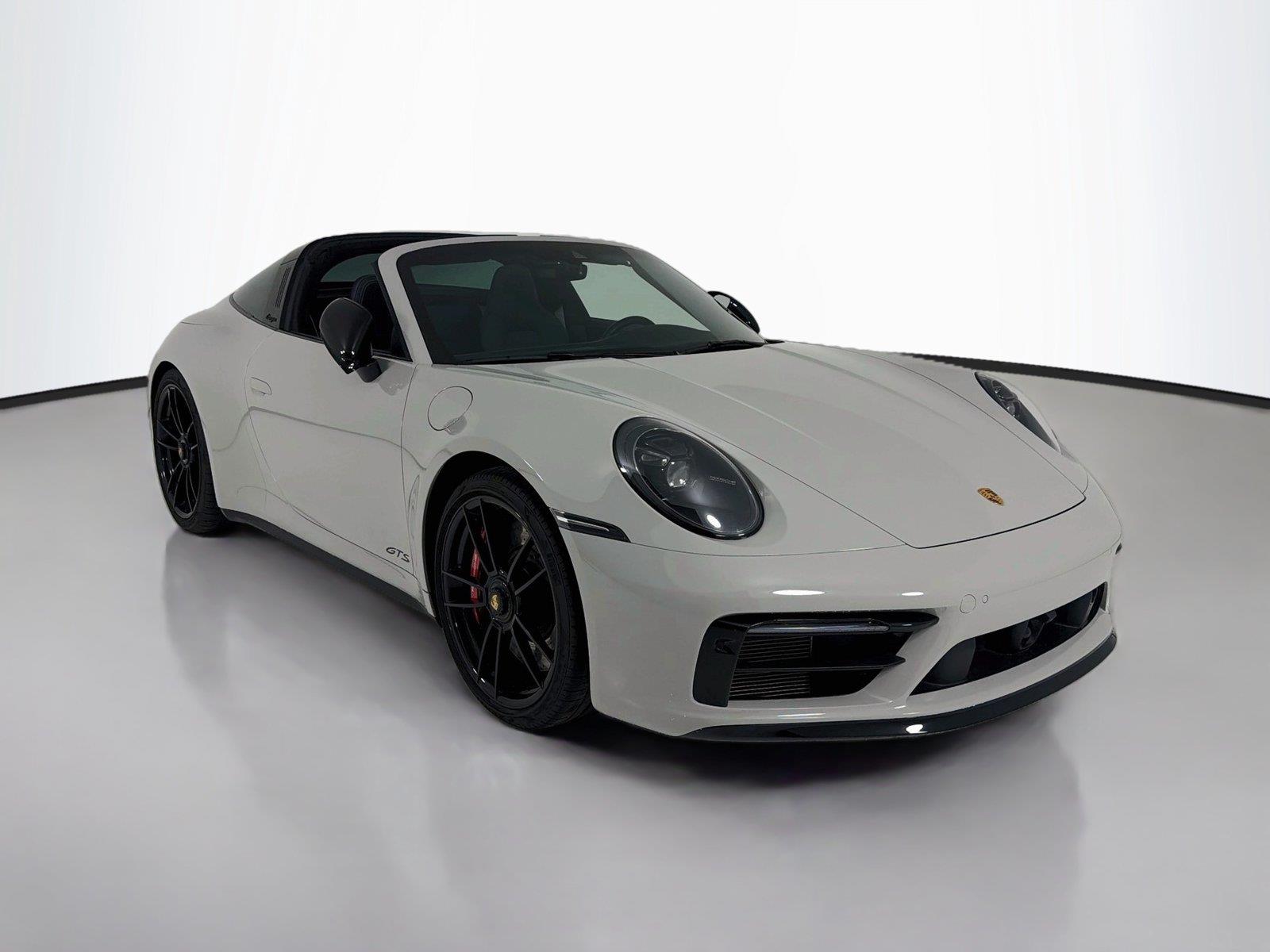 Used 2022 Chalk Porsche 4S image 32