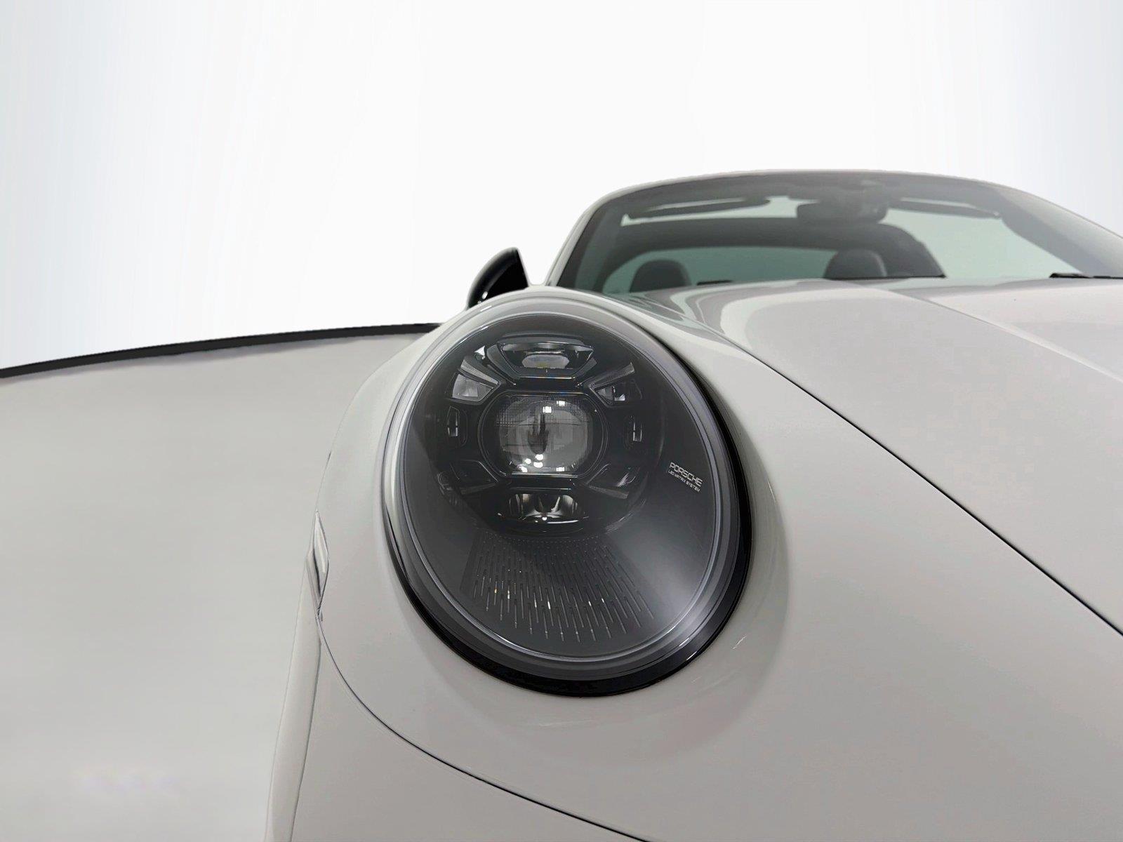 Used 2022 Chalk Porsche 4S image 37