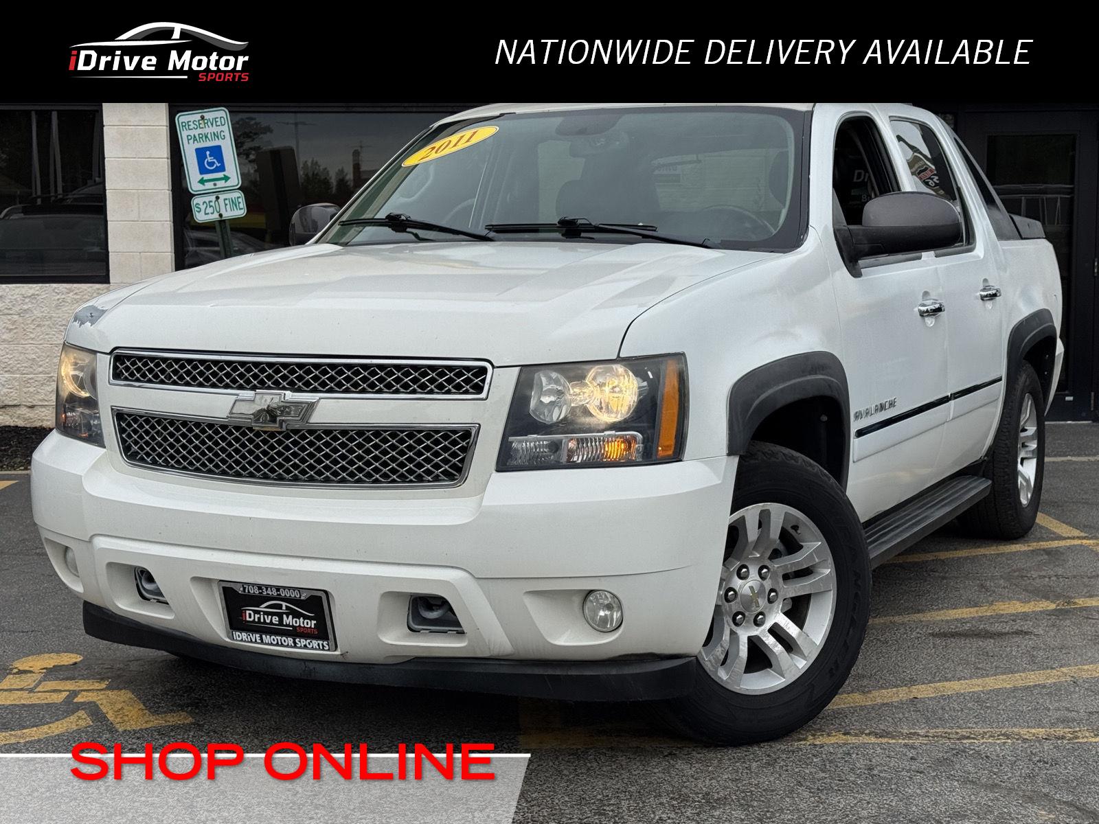 White Diamond Tricoat 2011 Chevrolet Avalanche Pickup Truck Four-Wheel Drive 6-Speed Automatic