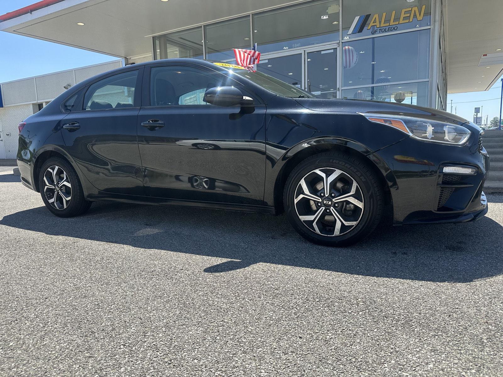 Aurora Black 2020 Kia Forte LXS FWD Sedan Front-Wheel Drive Continuously Variable Transmission