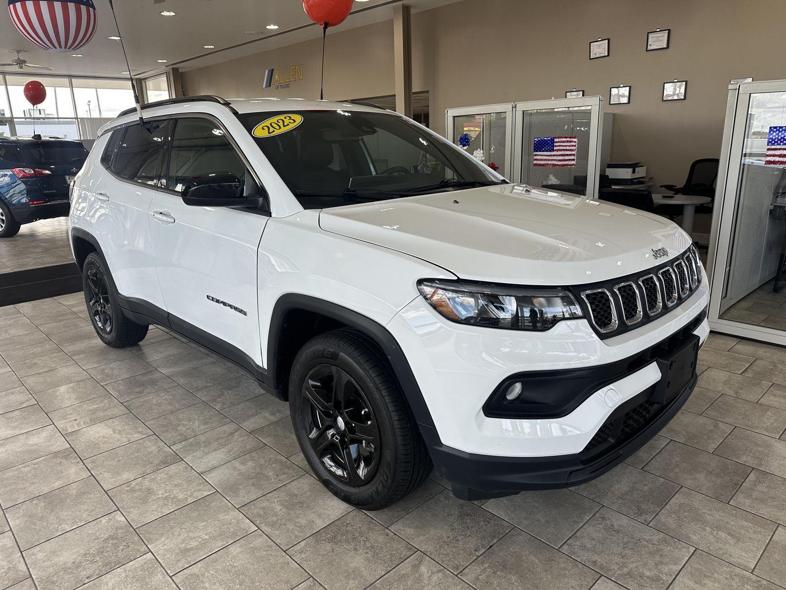 Bright White Clearcoat 2023 Jeep Compass SUV / Crossover Four-Wheel Drive 8-Speed Automatic