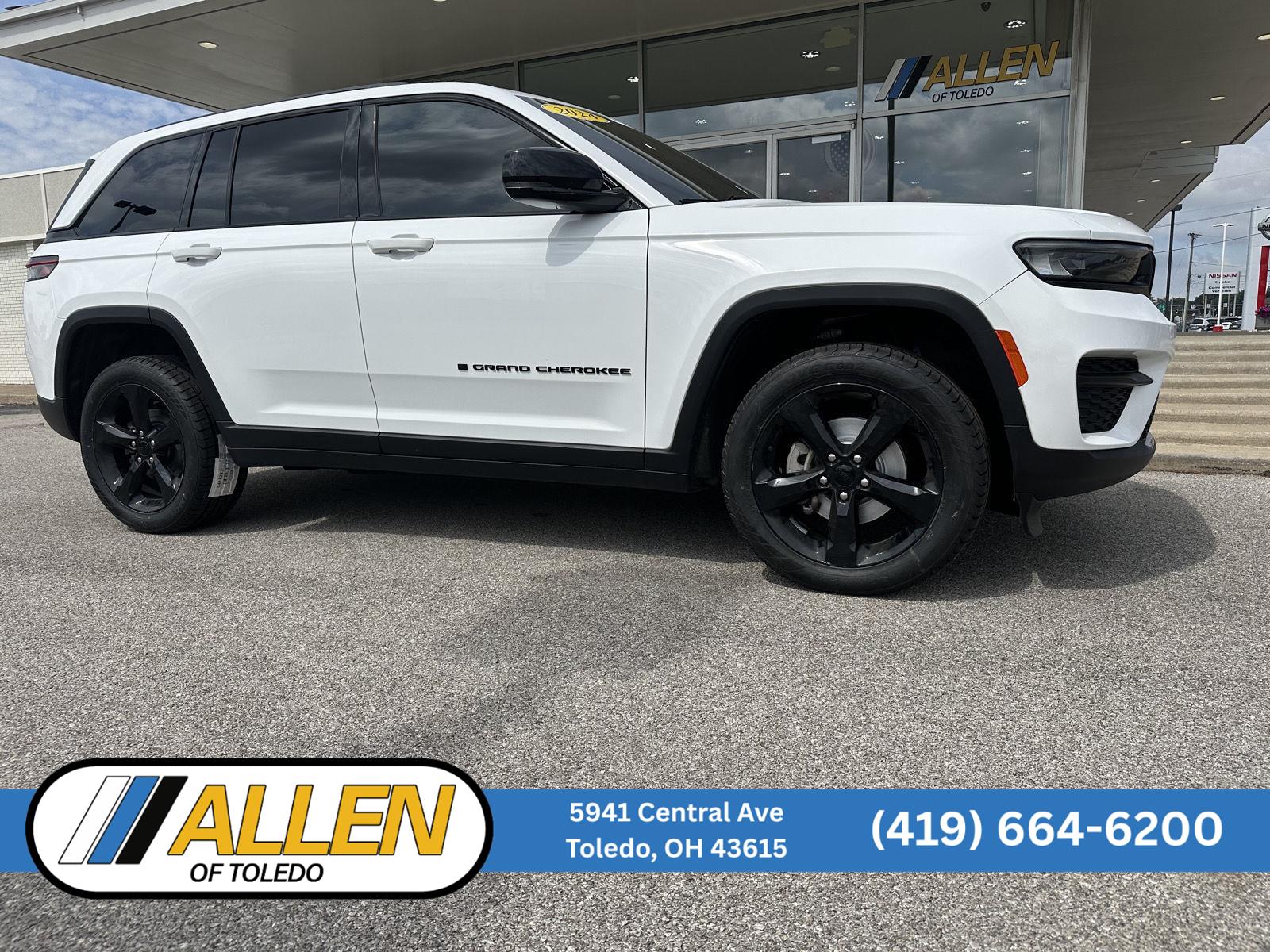Bright White Clearcoat 2024 Jeep Grand Cherokee SUV / Crossover Four-Wheel Drive 8-Speed Automatic