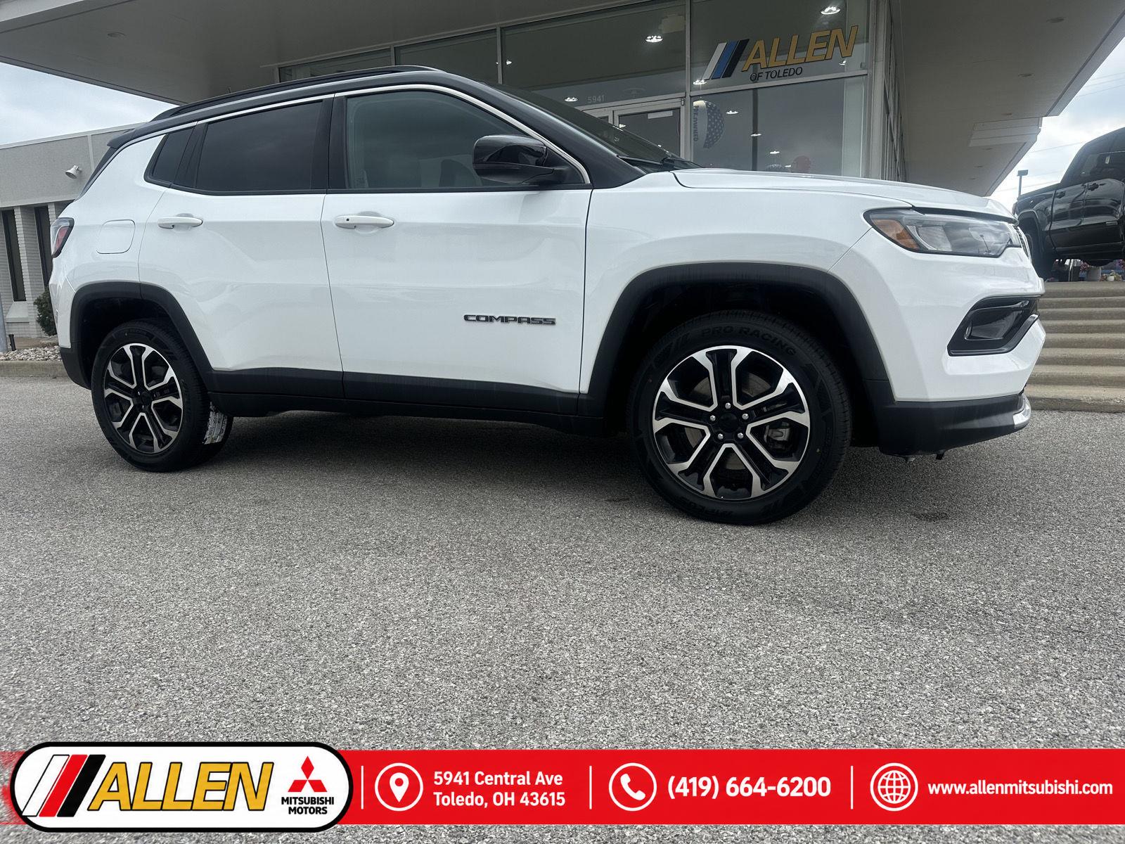 Bright White Clearcoat 2023 Jeep Compass SUV / Crossover Four-Wheel Drive 8-Speed Automatic