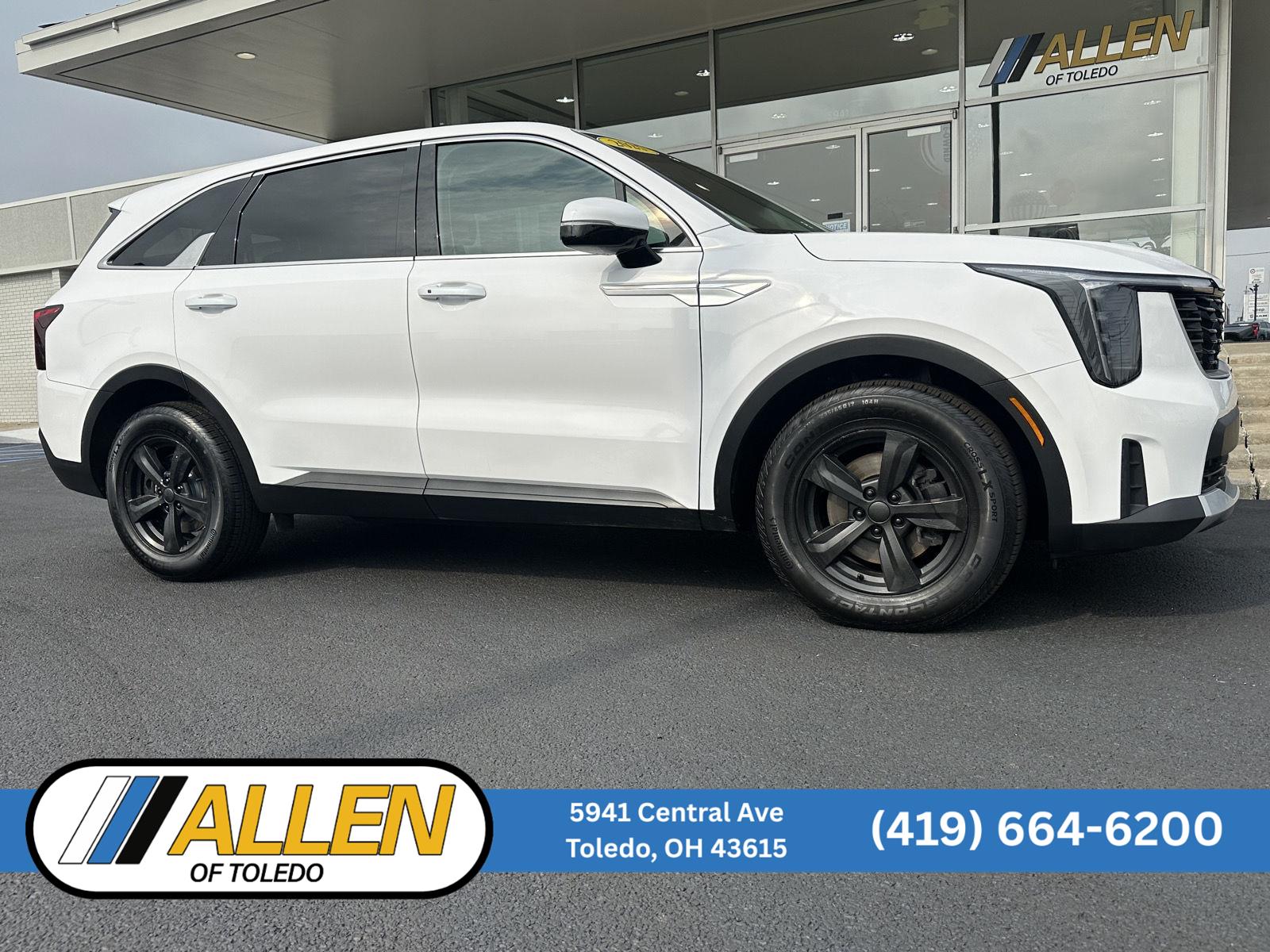 Glacial White Pearl 2025 Kia Sorento SUV / Crossover Front-Wheel Drive Automatic