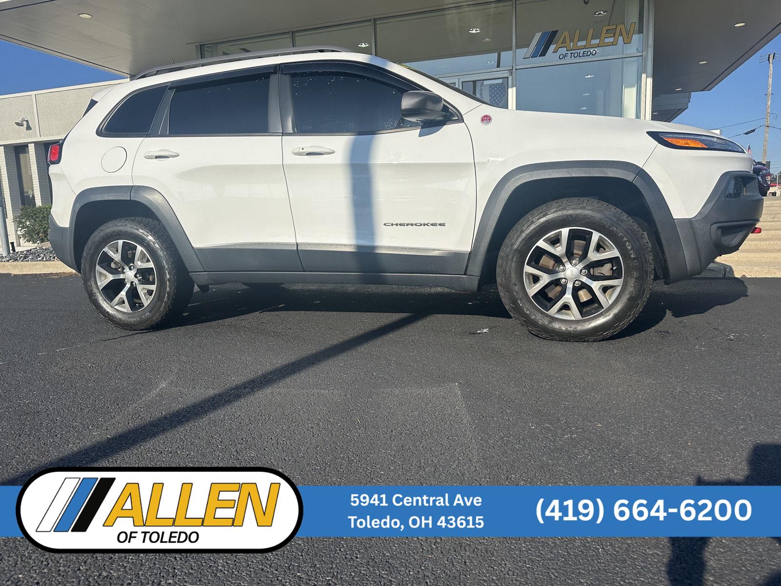Bright White Clearcoat 2017 Jeep Cherokee SUV / Crossover Four-Wheel Drive 9-Speed Automatic