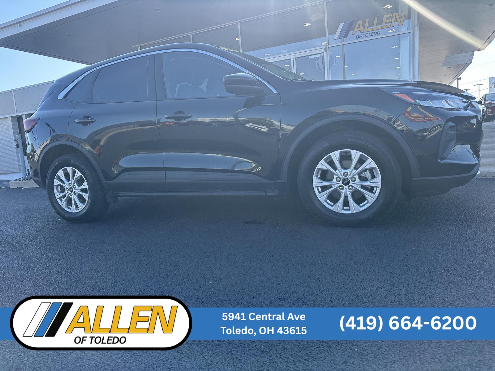 2023 Ford Escape Negro (Agate Black Metallic) SUV/Crossover Tracción en las cuatro ruedas 8 velocidades Automática
