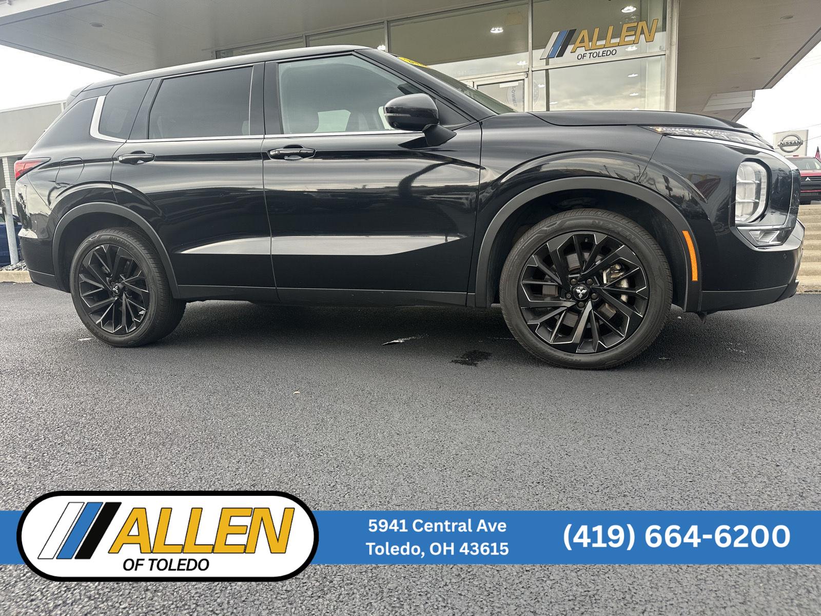 Labrador Black Pearl 2023 Mitsubishi Outlander SUV / Crossover All-Wheel Drive Continuously Variable Transmission